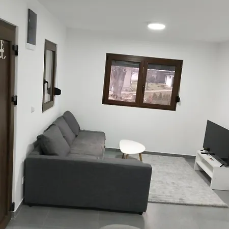 New - Near The Airport Apartment Belgrade